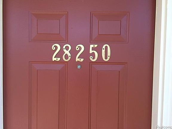 2nd image of 28250 Oakmonte Cir E #1
