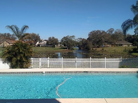 3rd image of 428 Somerset Dr