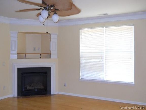 2nd image of 6715 Goldenwillow Dr