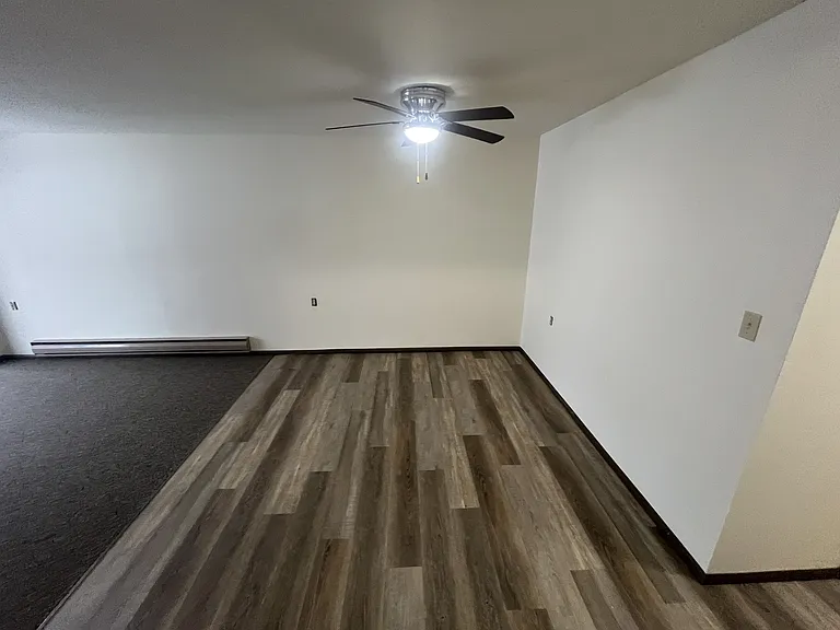 312 W Broadway St — Photo 26