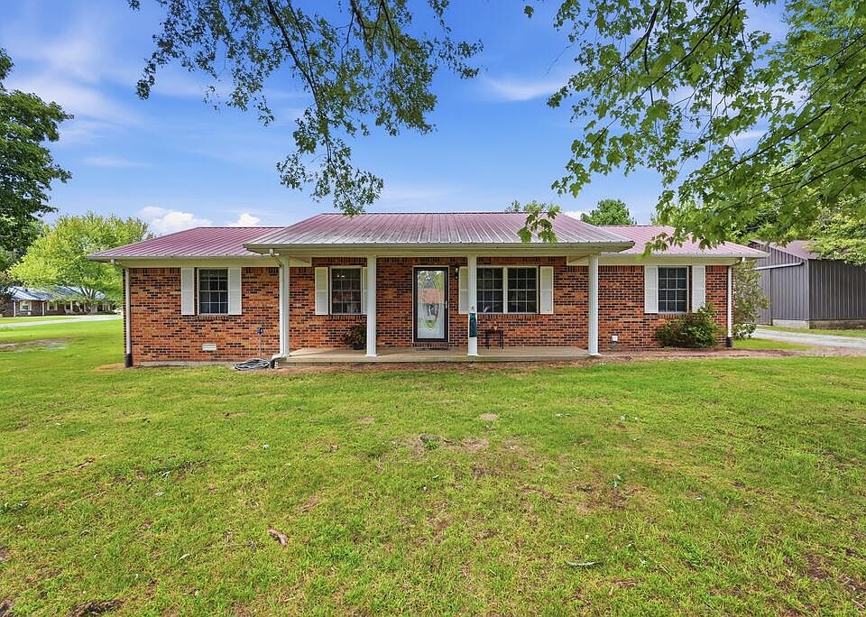 1st image of 212 Austin Cir