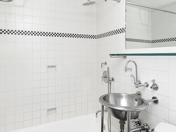 2nd image of 237 Madison Ave #402