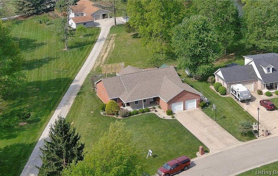 2nd image of 1675 Twin Oaks Drive