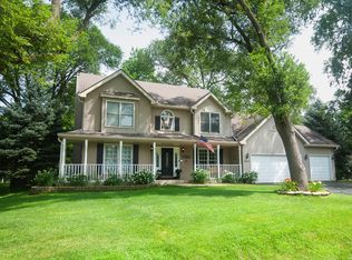 28W010 Galusha Ave, Warrenville, IL 60555