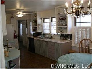 4th image of 531 1st Ave W