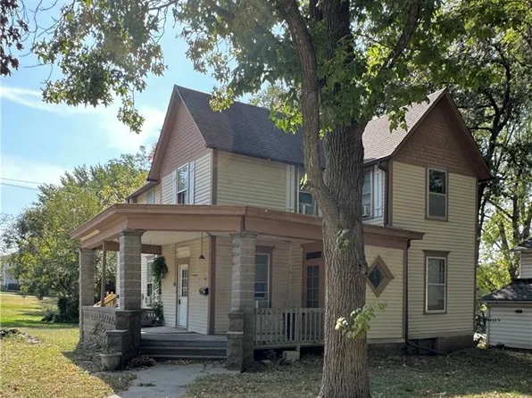 402 W 3rd St, Maryville, MO 64468