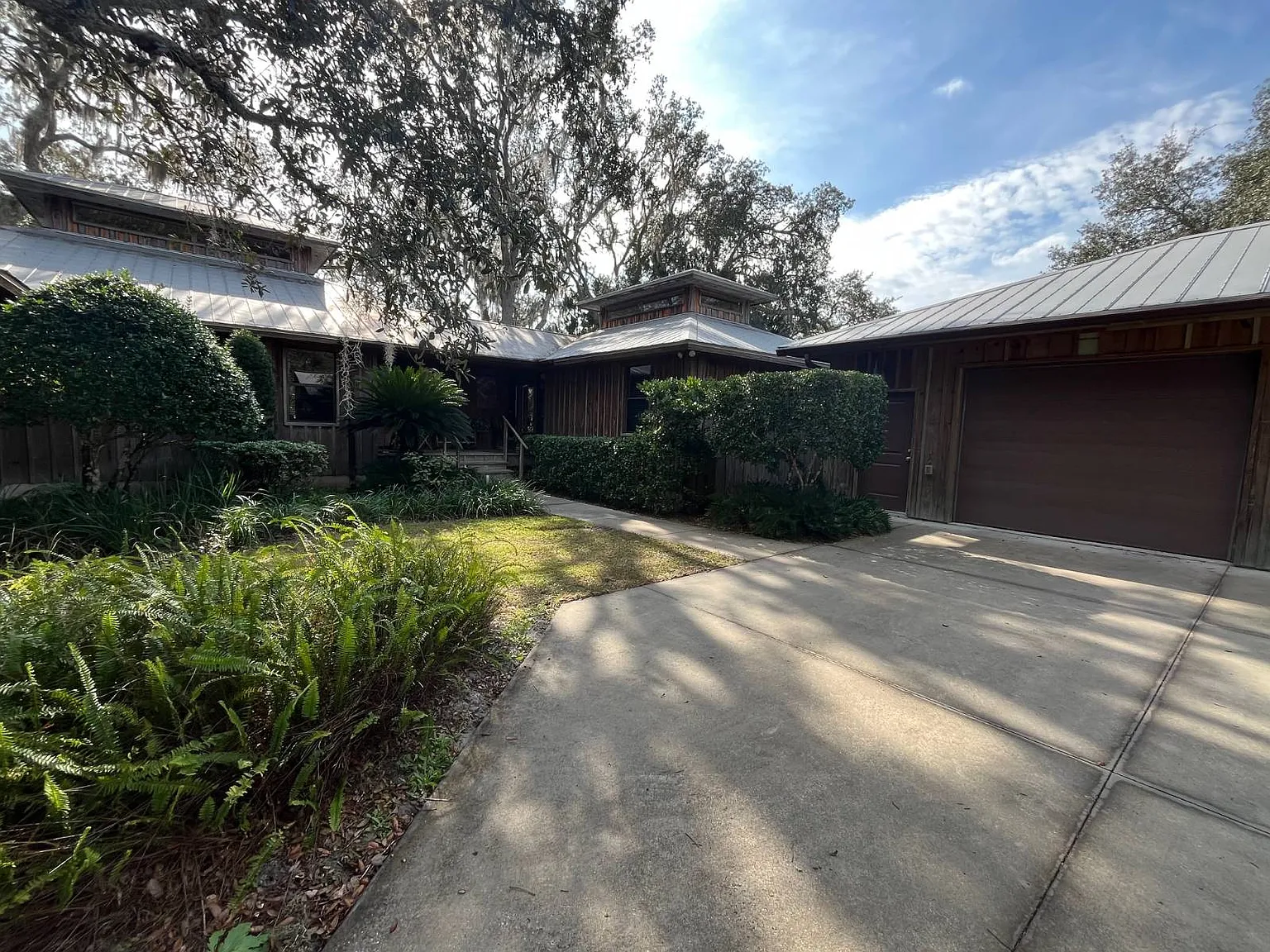 2 bed, 1.0 bath, $1,800 — Photo 2