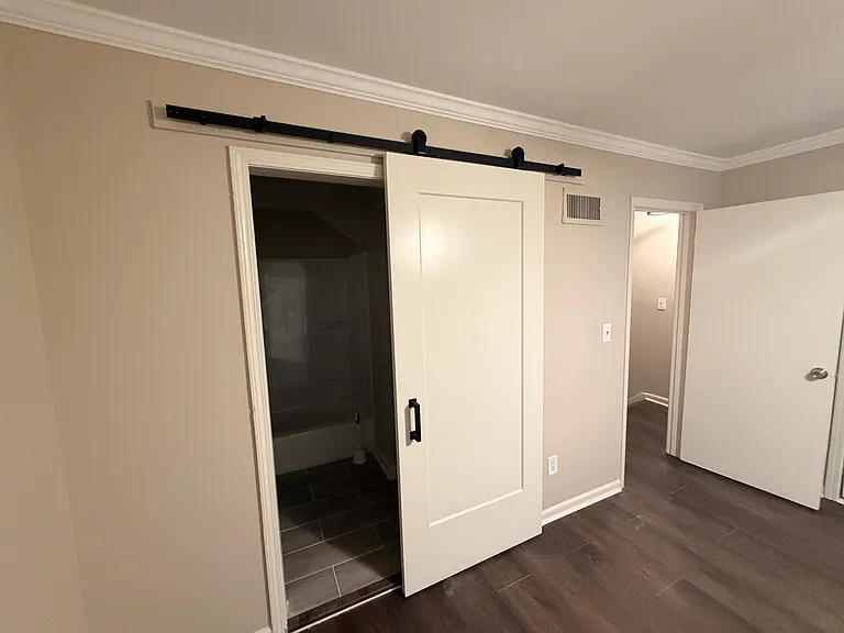6049 Regent Mnr — Photo 13