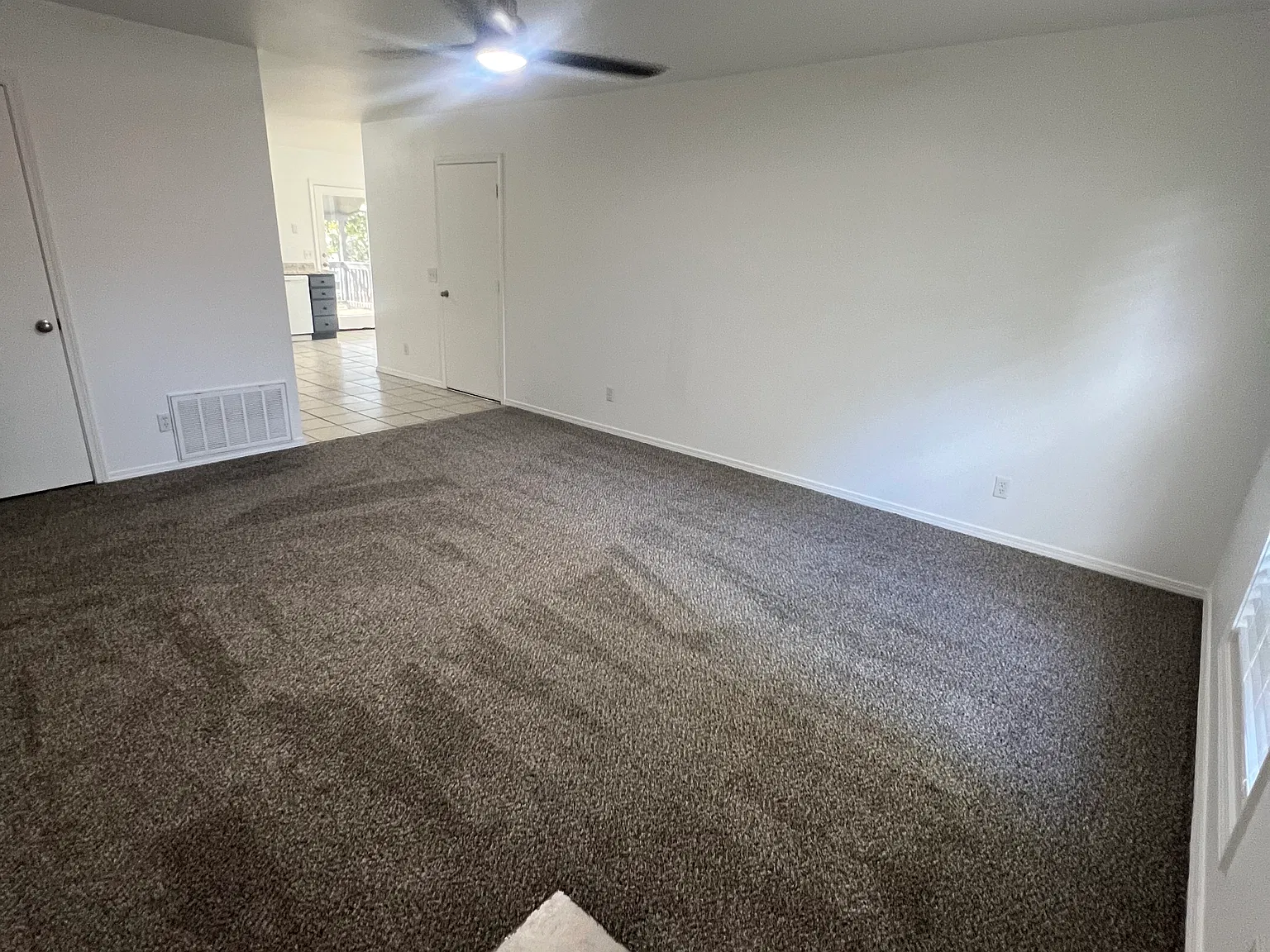 3 bed, 1.5 bath, 1197 sqft, $1,400 — Photo 3