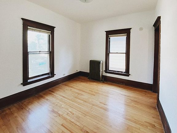 3rd image of 2747 Polk St NE #2