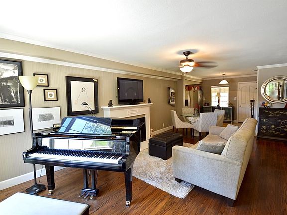 3rd image of 4431 Lemon Hill Ave