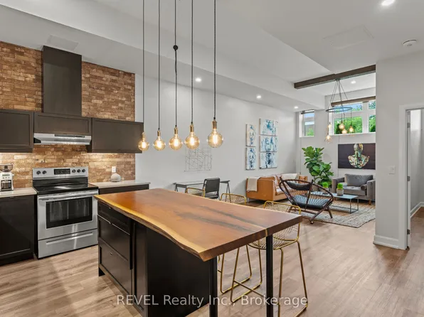 405 Merritt St #3, Saint Catharines, ON L2P 1P5
