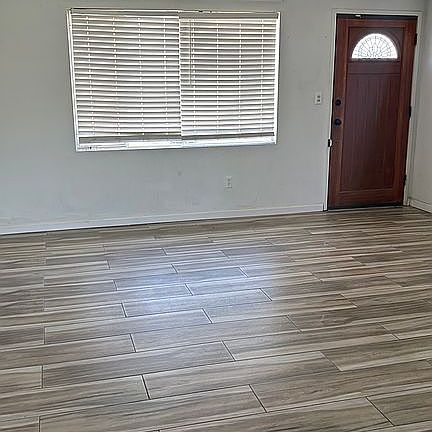 2nd image of 101 W 21st Pl