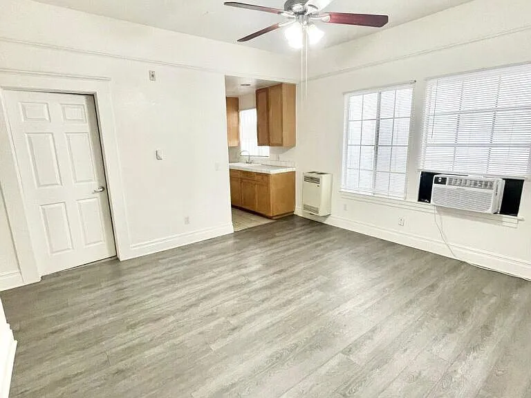 Virgil Apartments — Photo 5