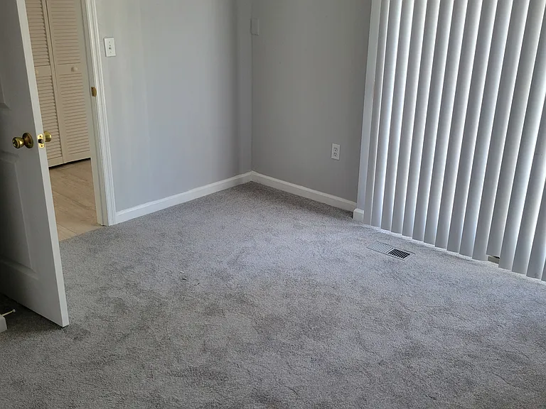 16 Greenfield Dr — Photo 7