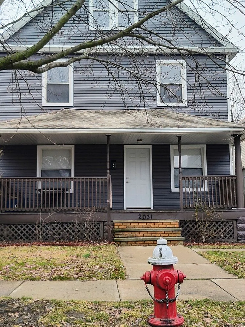 2031robinst — Photo 1