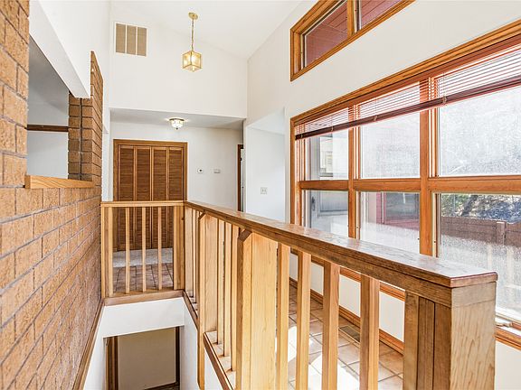 4th image of 1035 Cedarwood Dr