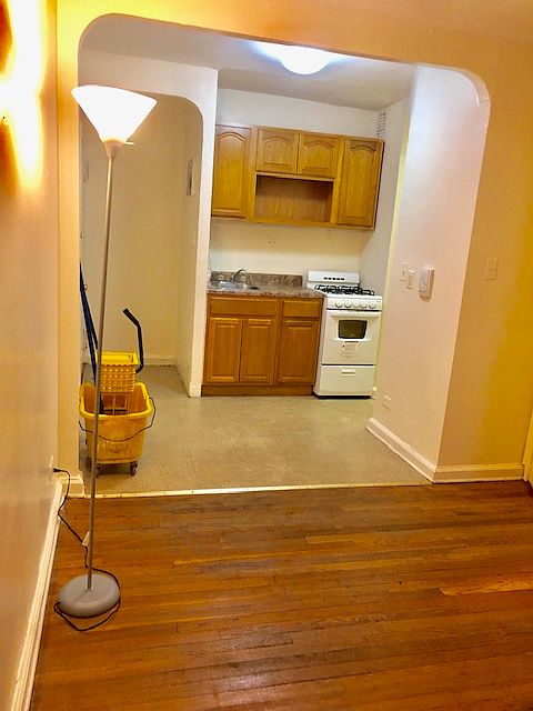 2nd image of 48 Saint Pauls Pl #23