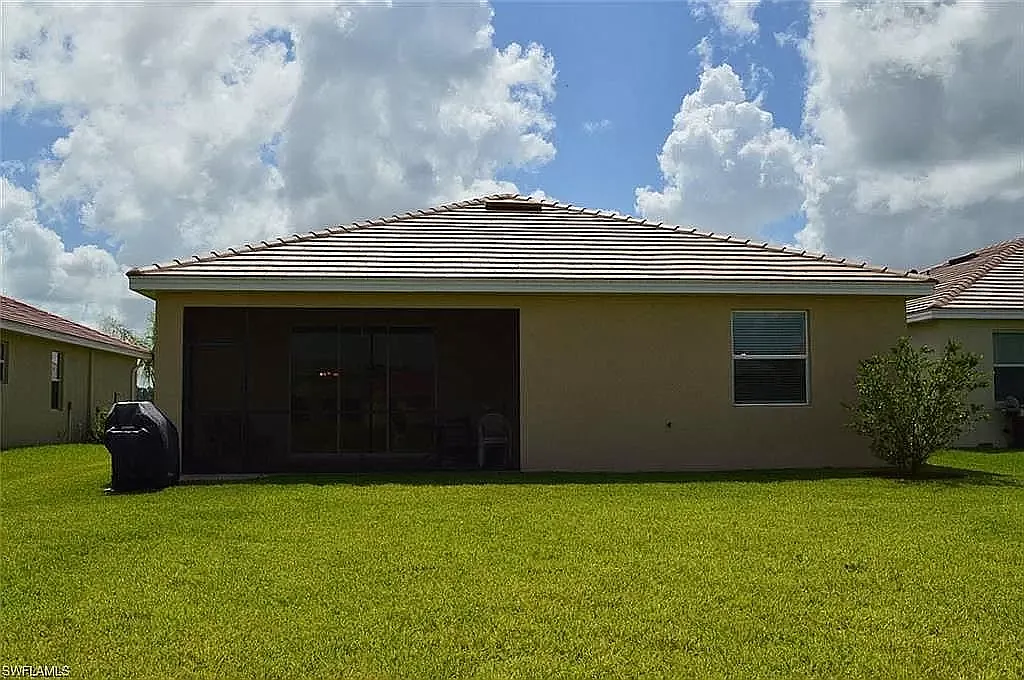 3 bed, 1852 sqft, $2,700 — Photo 2