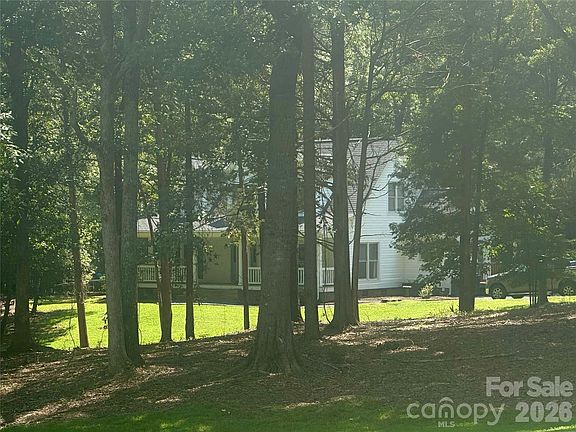 4th image of 7187 Strawberry Ln