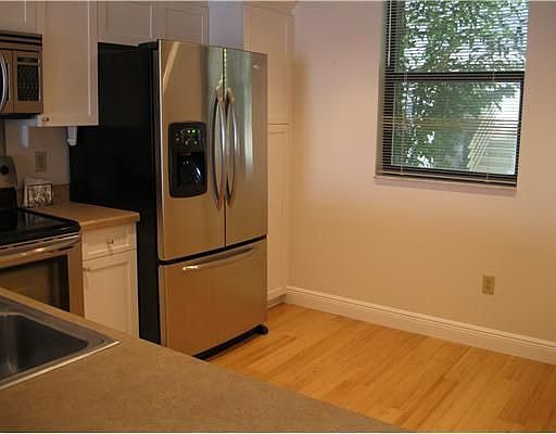 4th image of 915 Oak Harbour Dr