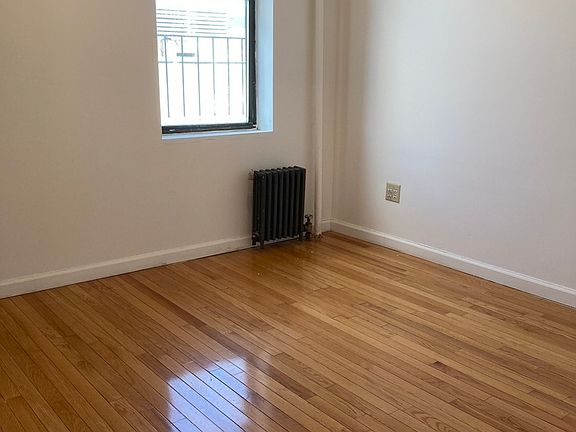 4th image of 545 W 49th St APT 57