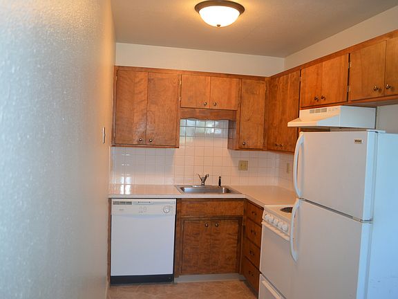 2nd image of 361 Langer Ave S #33