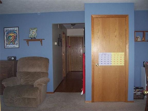 5th image of 1317 E Oakland Ave
