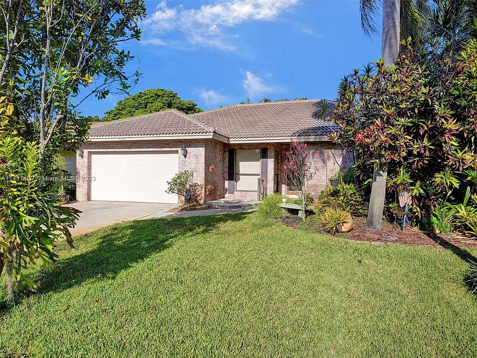 1st image of 4030 NW 70th Ave