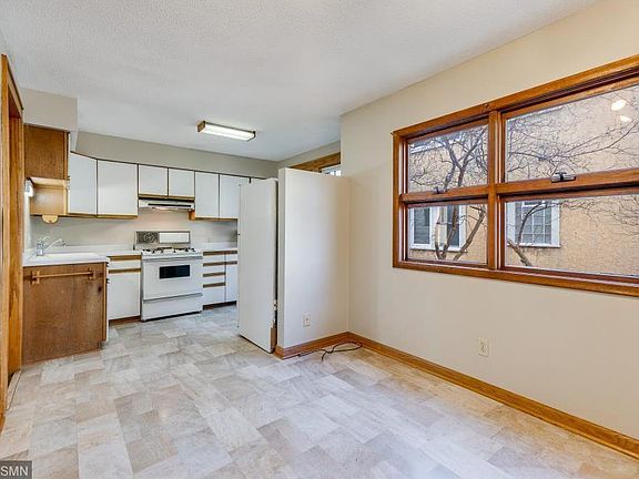 2nd image of 1754 Van Buren Ave