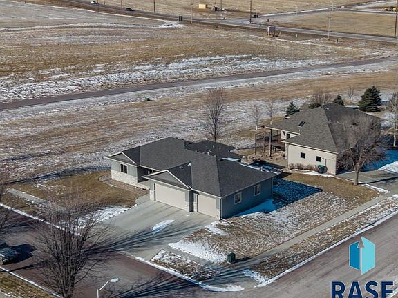 4th image of 2000 W Tyler Dr