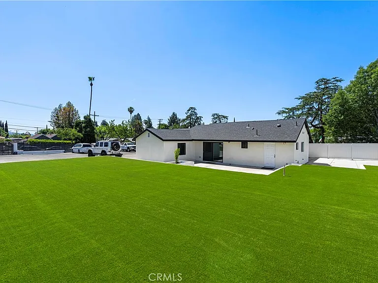 11549 Kagel Canyon St — Photo 2