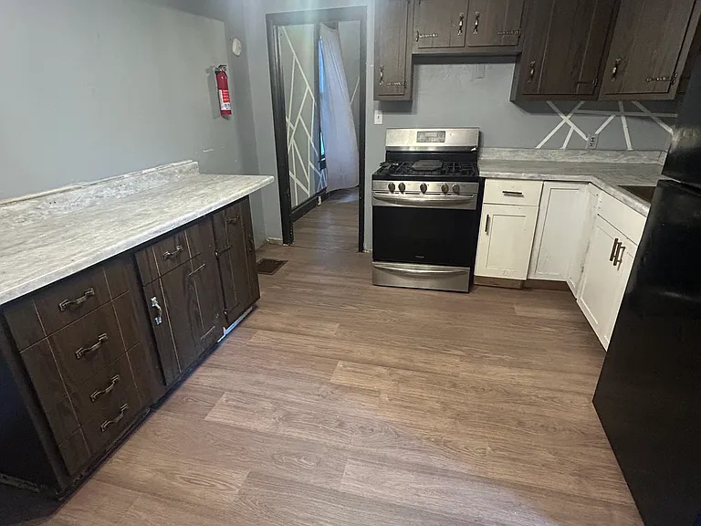 102 Knox Ave — Photo 8