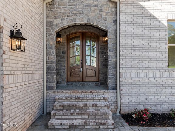 2nd image of 1249 Bentley Park Ln