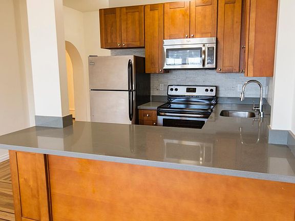 5th image of 130 Frederick St APT 204