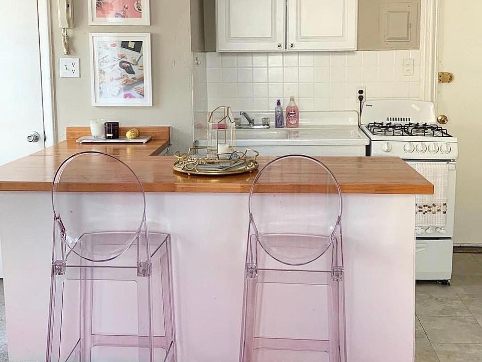 2nd image of 322 S 10th St APT 4C