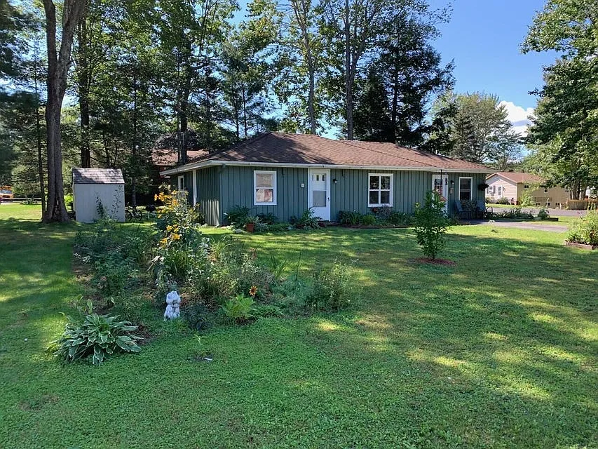 3 bed, 1100 sqft, $2,000 — Photo 2