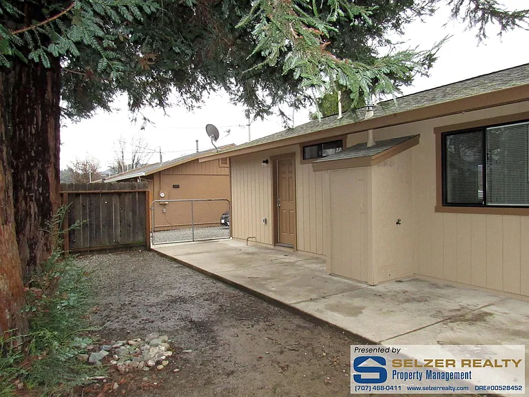 6801 N State St — Photo 4