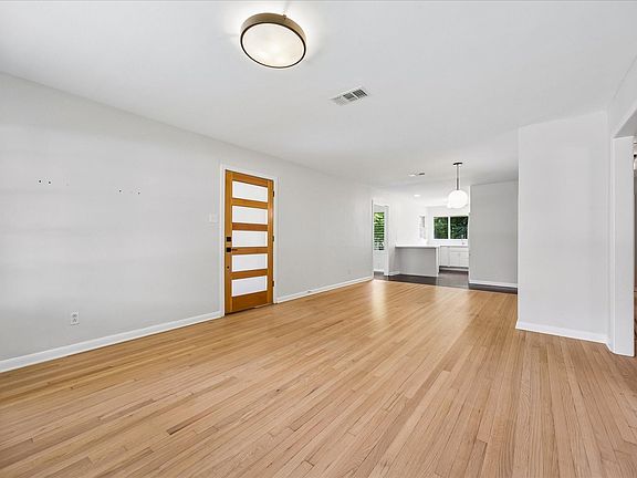4th image of 4030 McDermed Dr