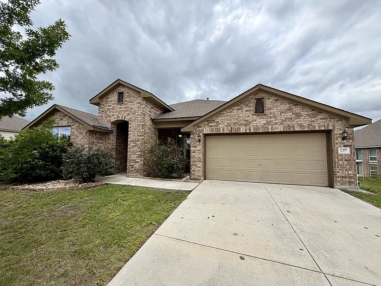 646 Ridge Lawn Dr — Photo 2
