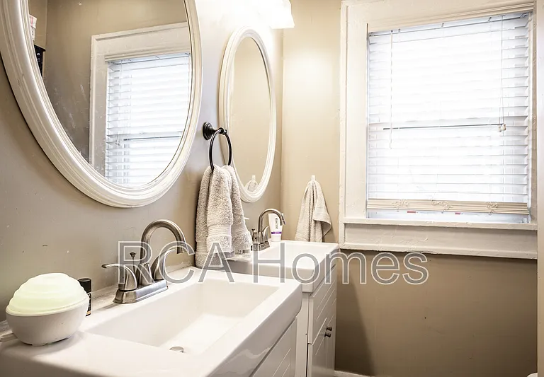 3040 N College Ave — Photo 11