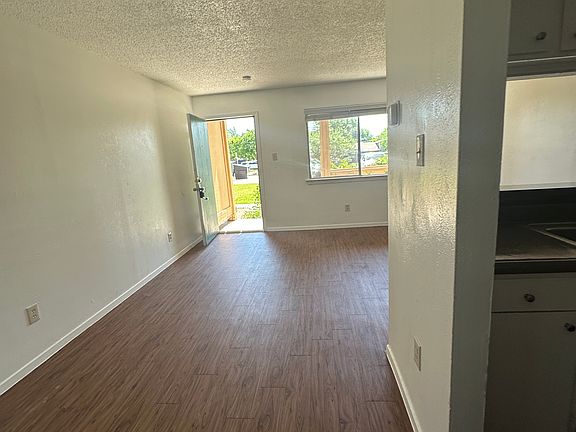 3rd image of 10810 Newmont Rd APT 9