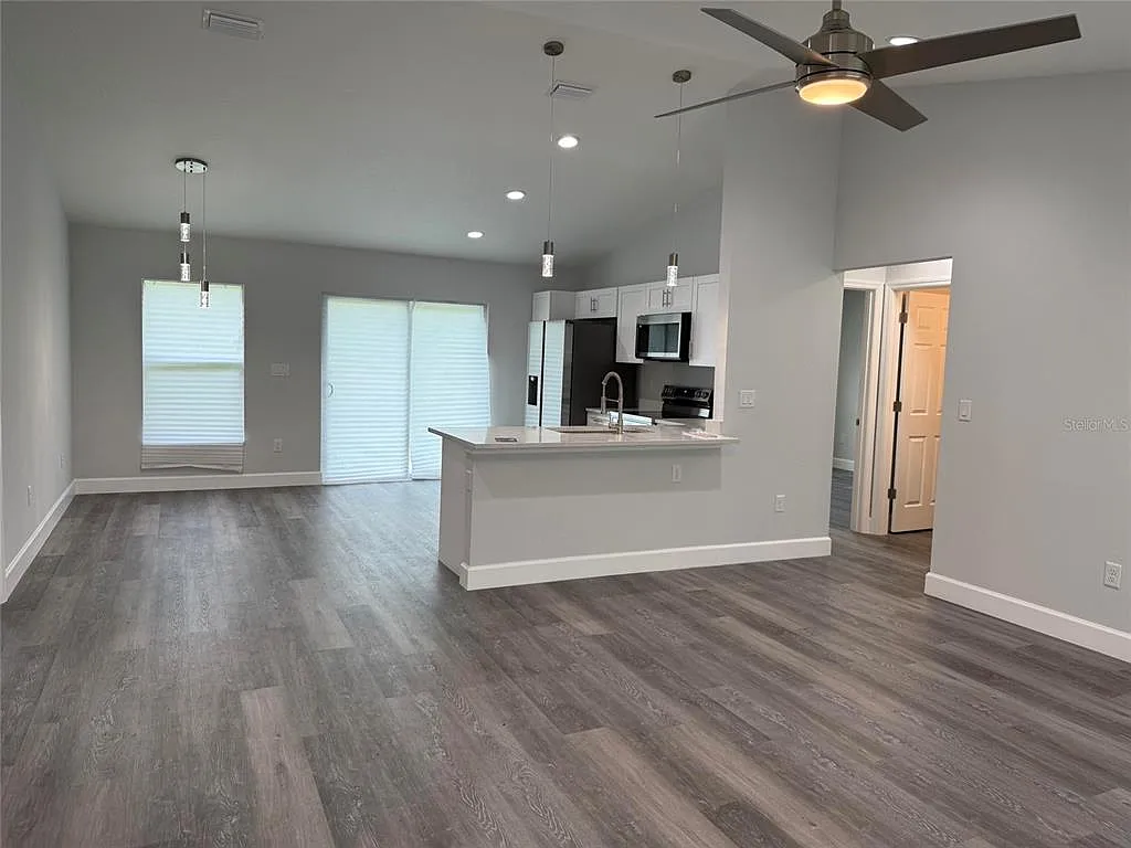 Building Photo - 15854 SW 38th Pl