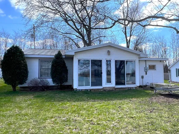 25778 Rainbow Dr, Sturgis, MI 49091