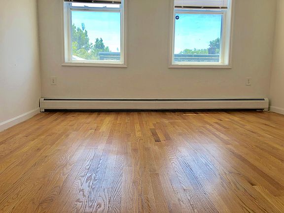 2nd image of 320 Forrest St APT 3B