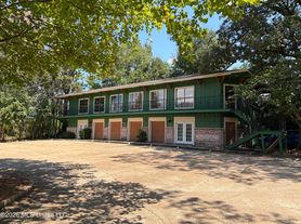 1189 Old Fannin Rd