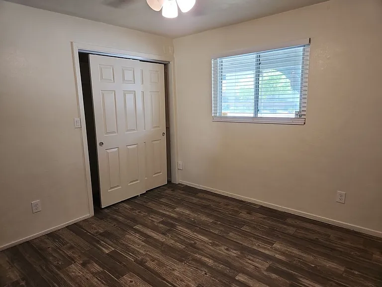 2918 W Missouri Ave — Photo 8