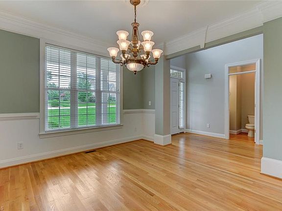 4th image of 2174 Meadow Run Dr