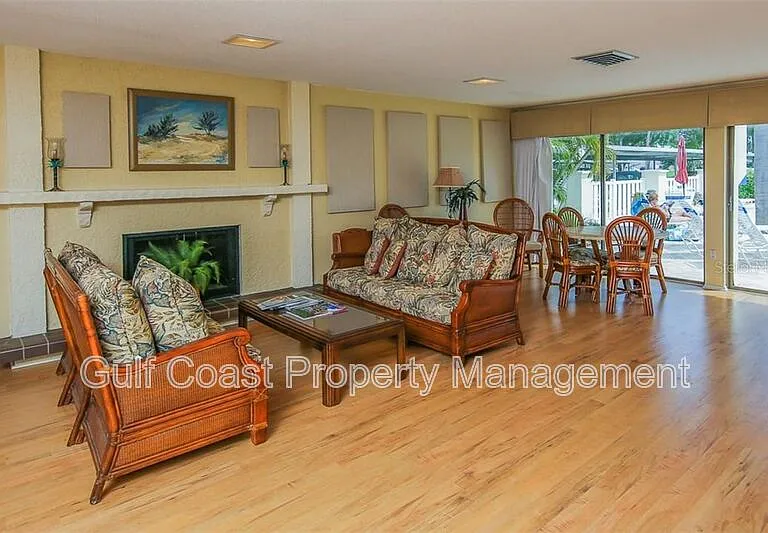 270 Santa Maria St #104 — Photo 23