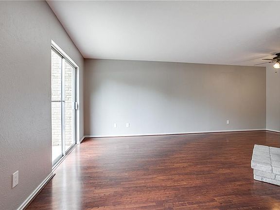 3rd image of 2602 Custer Pkwy APT C